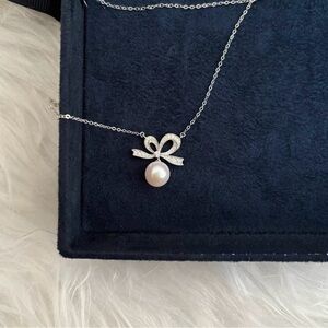 Elegant Silver natural freshwater Pearl Necklace